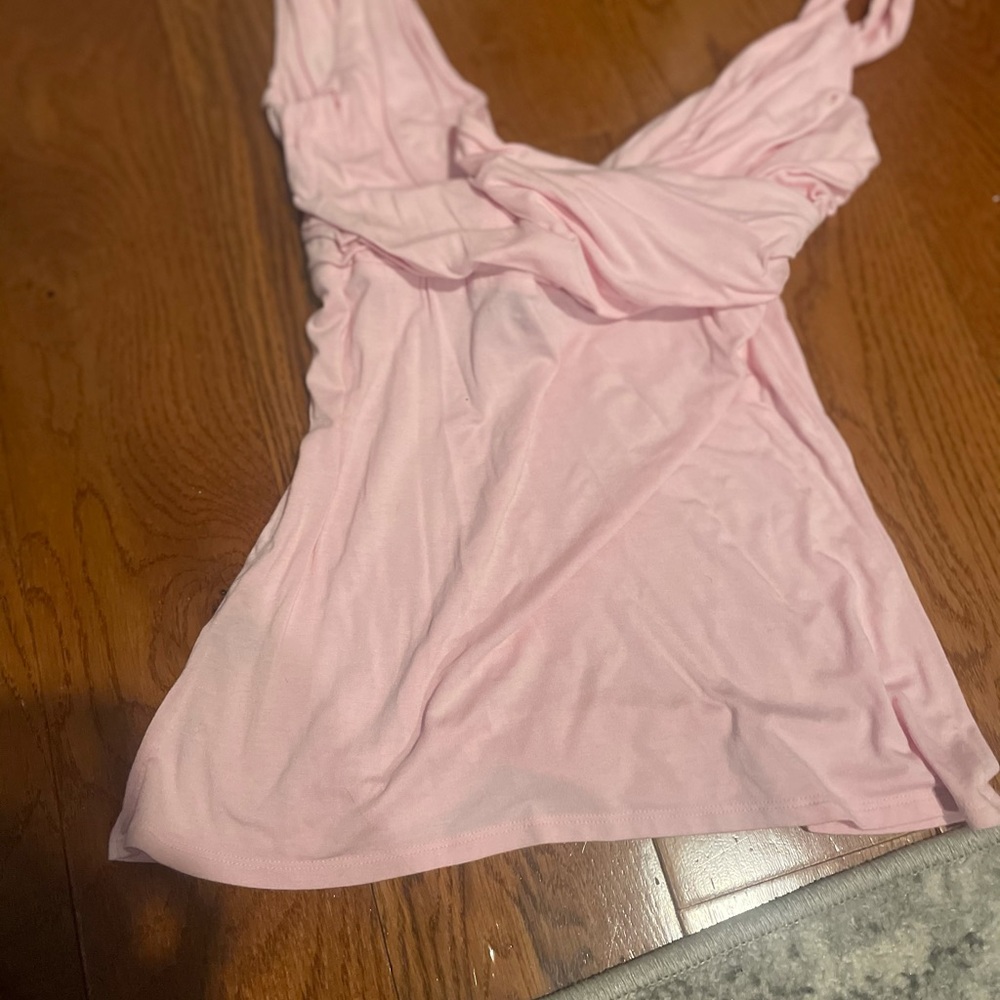 LIGHT PINK CROSS NECK TANK